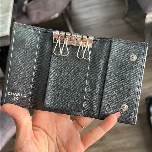 Chanel key holder! - Picture 5 of 8